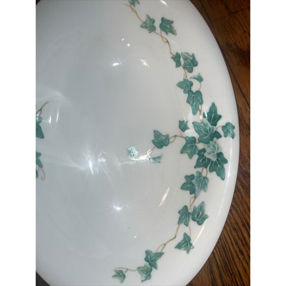 Sango Caprice serving oval bowl. With green ivy and gold trim. 10 1/2” EXCELLENT - Picture 4 of 8